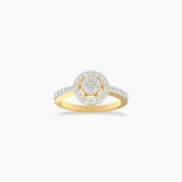 Shiny Round Cluster Diamond Ring